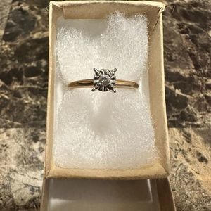 Elegant 10K Gold Diamond Engagement Ring